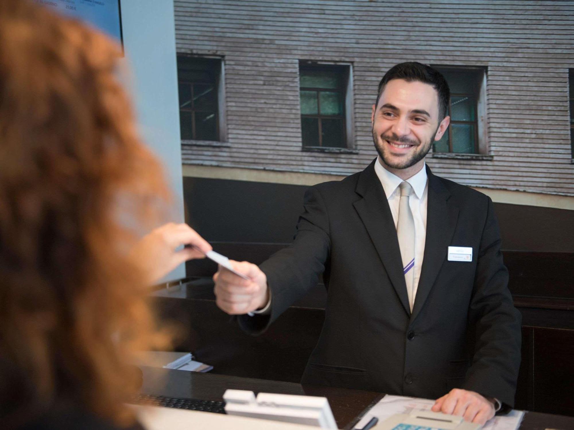 Hotel Mercure Piazza Bologna 3*
